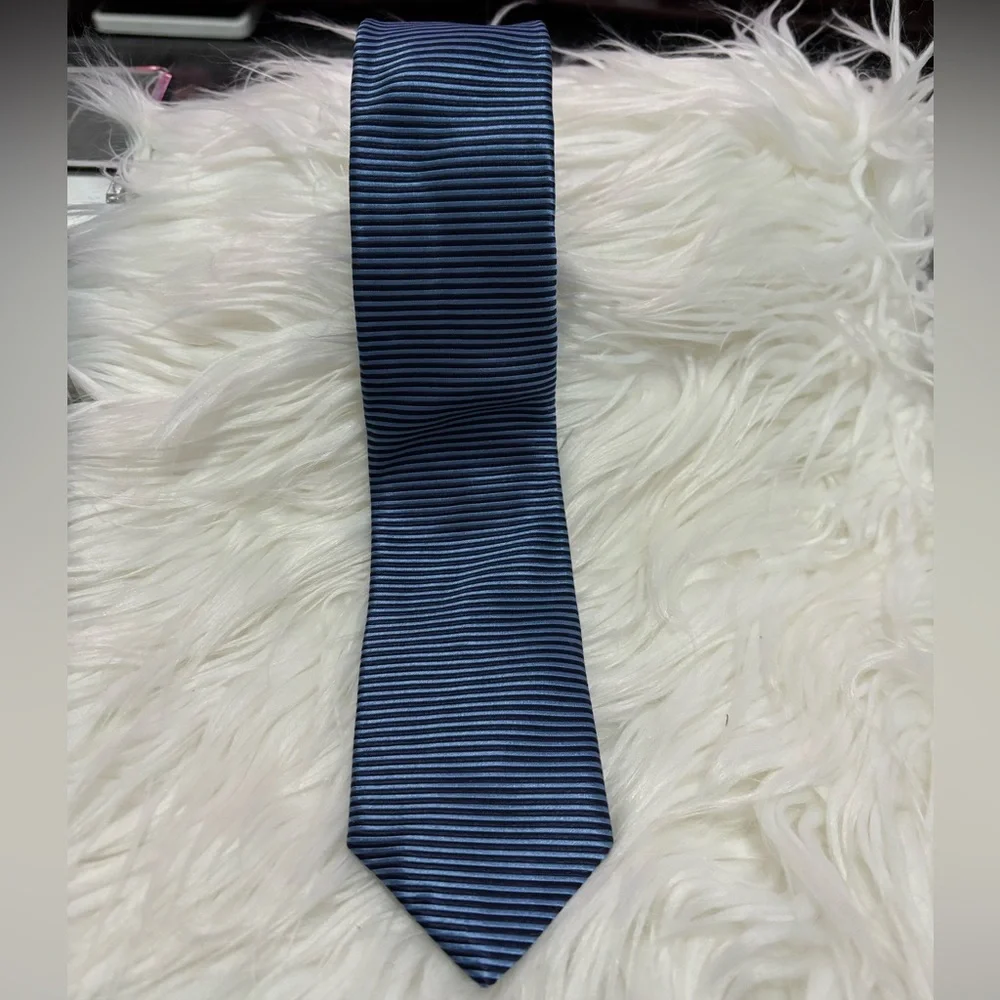 SALVATORE FERRAGAMO Men's Striped Silk Tie - Picture 3 of 5